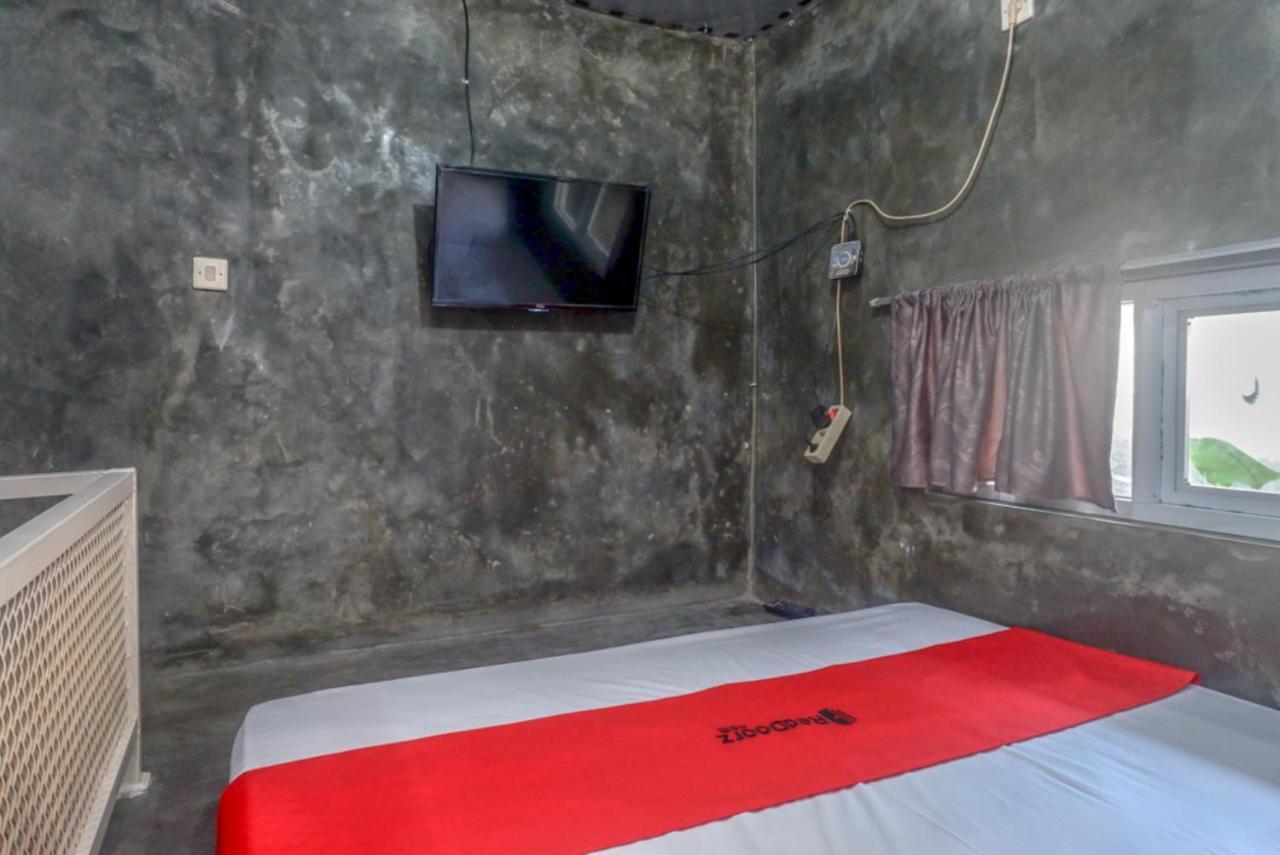 Reddoorz Near Jumbo Mall Sragen Exteriér fotografie